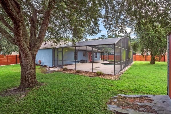 628-stevelynn-circle-winter-garden-fl-34787-34-scaled-600x400-1