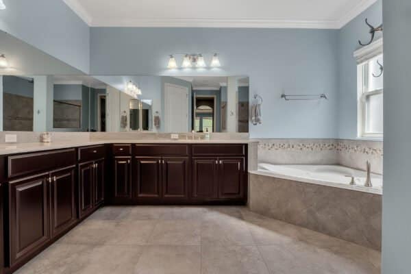 15540-sandfield-loop-winter-garden-fl-34787-13-scaled-600x400