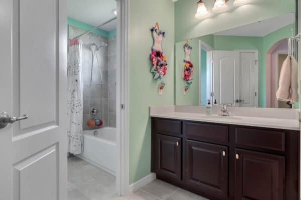 15540-sandfield-loop-winter-garden-fl-34787-22-scaled-600x400