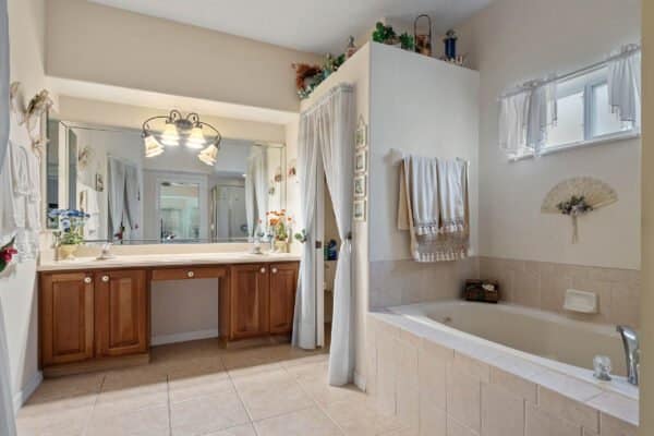 13224-fox-glove-street-winter-garden-fl-34787-13-scaled-600x400 13224-fox-glove-street-winter-garden-fl-34787-13-scaled-600x400