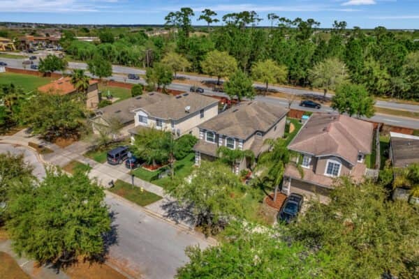 15321-harrowgate-way-winter-garden-fl-34787-40-scaled-600x400 15321-harrowgate-way-winter-garden-fl-34787-40-scaled-600x400