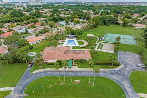 10409-jutland-court-orlando-fl-32821-14--scaled-600x400