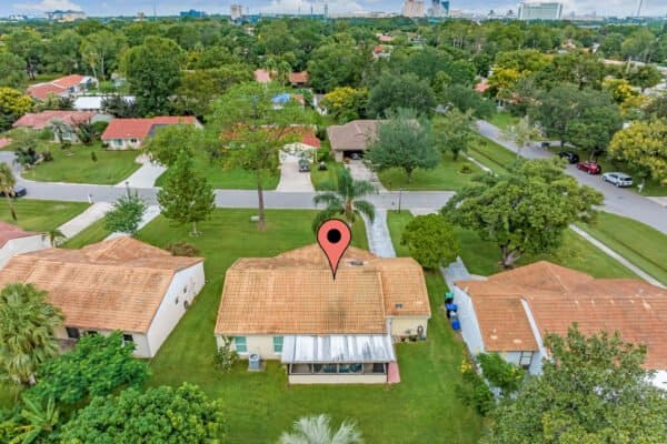 10409-jutland-court-orlando-fl-32821-9-edit-scaled-600x400