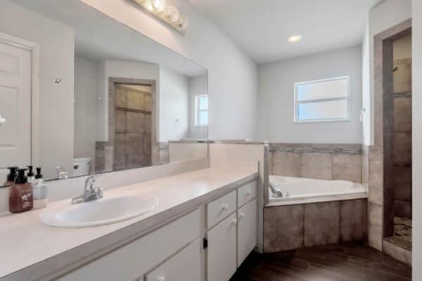 648-dharma-circle-winter-garden-fl-34787-13-scaled-600x400