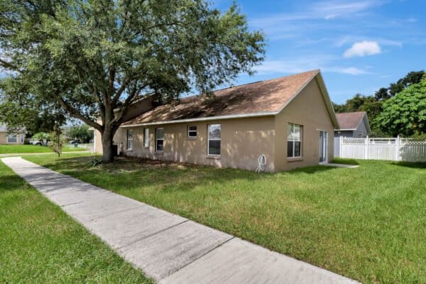 648-dharma-circle-winter-garden-fl-34787-22-scaled-600x400