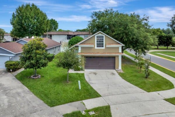 648-dharma-circle-winter-garden-fl-34787-24-scaled-600x400