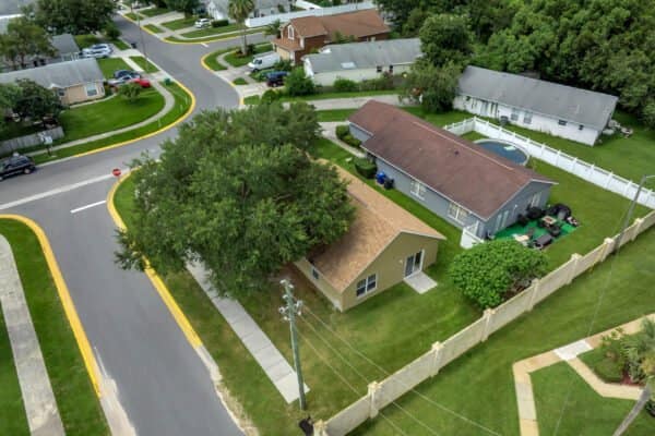 648-dharma-circle-winter-garden-fl-34787-27-scaled-600x400