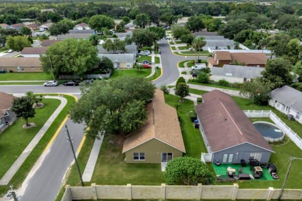 648-dharma-circle-winter-garden-fl-34787-28-scaled-600x400