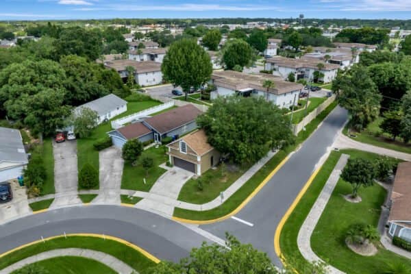 648-dharma-circle-winter-garden-fl-34787-30-scaled-600x400