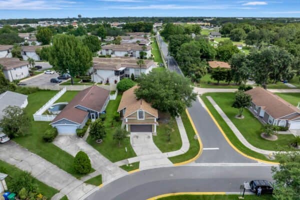 648-dharma-circle-winter-garden-fl-34787-39-scaled-600x400