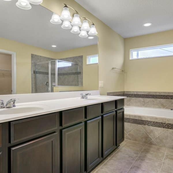 507-Marsh-Reed-Dr-Oakland-FL-34787-13-Master-Bathroom-600x600-1