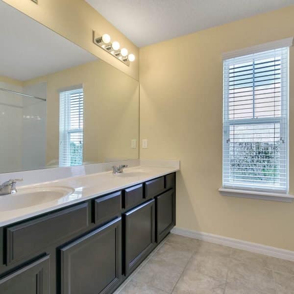 507-Marsh-Reed-Dr-Oakland-FL-34787-18-Bathroom-600x600-1