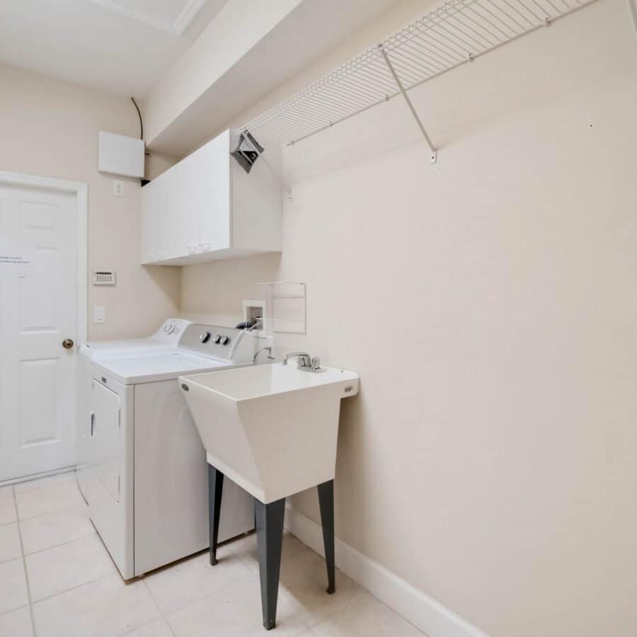 13938-zephermoor-lane-winter-garden-fl-34787-10-scaled-1-900x900