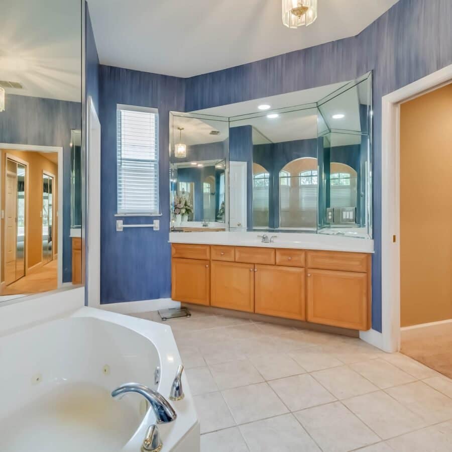 13938-zephermoor-lane-winter-garden-fl-34787-25-scaled-1-900x900