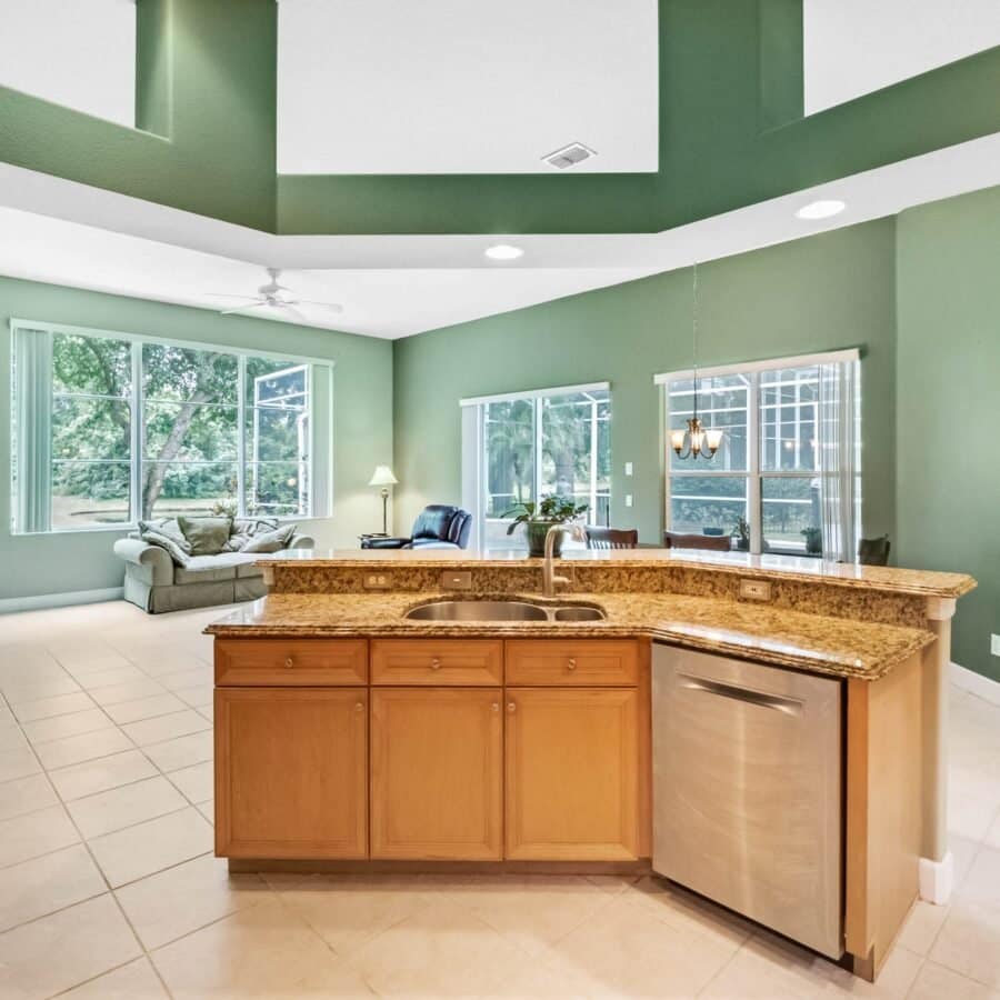 13938-zephermoor-lane-winter-garden-fl-34787-36-scaled-1-900x900