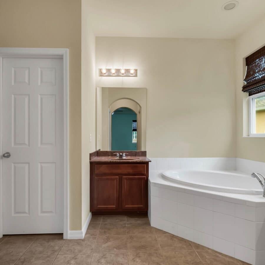 15739-signature-drive-winter-garden-fl-34787-10-scaled-1-900x900