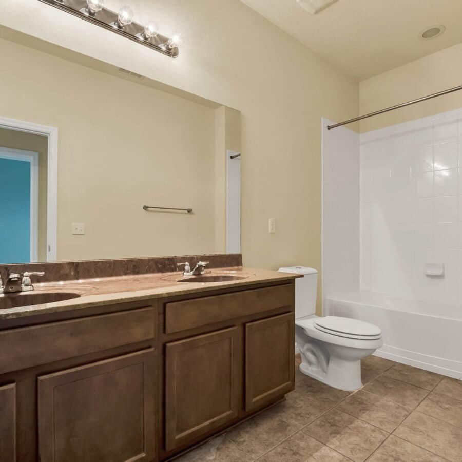 15739-signature-drive-winter-garden-fl-34787-13-scaled-1-900x900