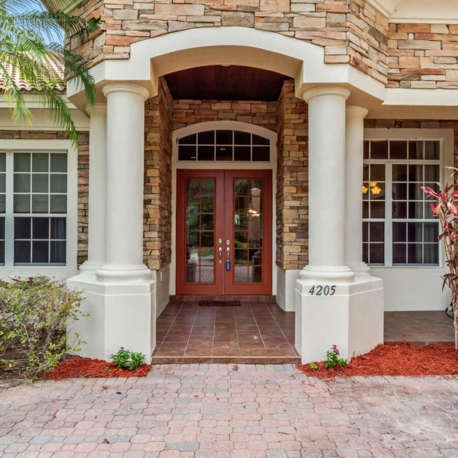 4205-clarice-court-windermere-fl-34786-04-scaled-1-900x900 4205-clarice-court-windermere-fl-34786-04-scaled-1-900x900