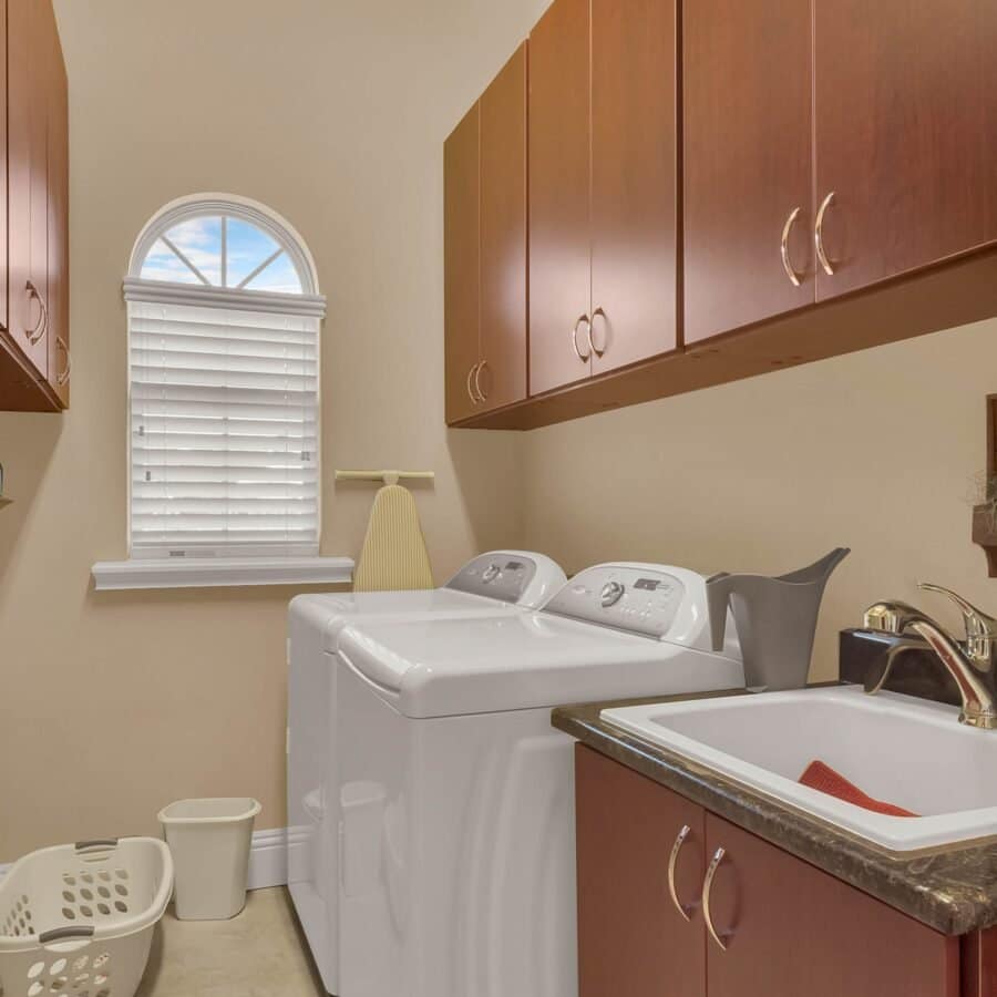 5724-crescent-heights-ridge-orlando-fl-32819-55-copy-scaled-1-900x900 5724-crescent-heights-ridge-orlando-fl-32819-55-copy-scaled-1-900x900