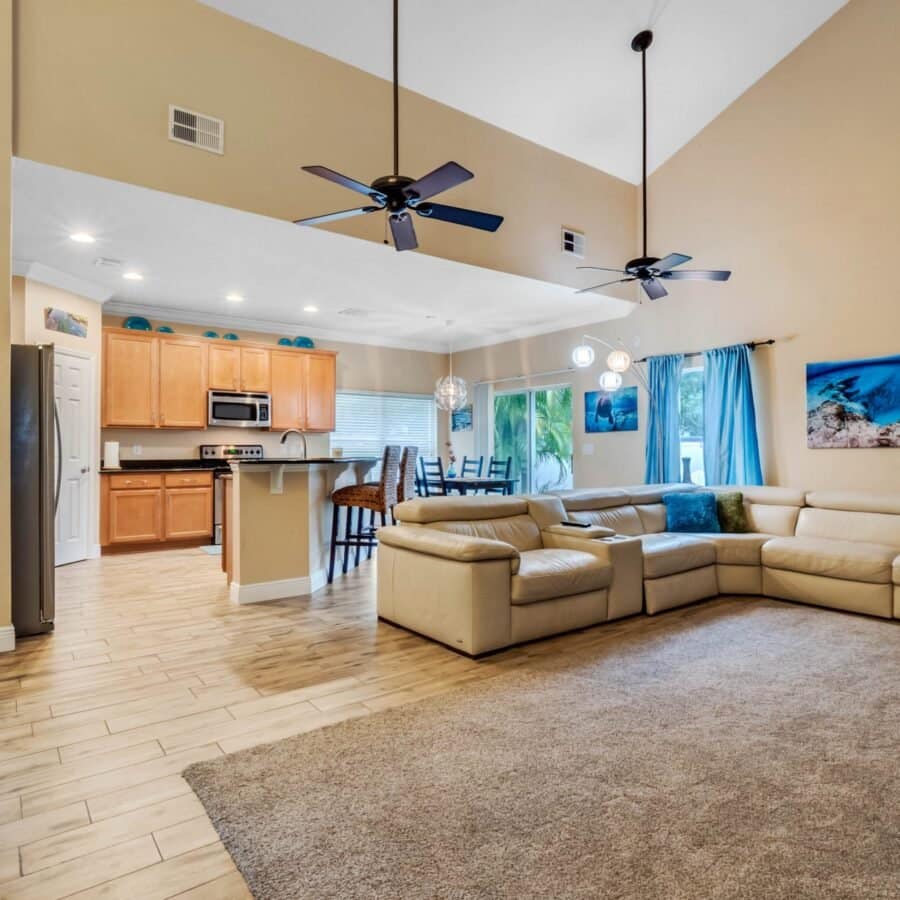 15581-amberbeam-boulevard-winter-garden-fl-34787-25-scaled-1-900x900