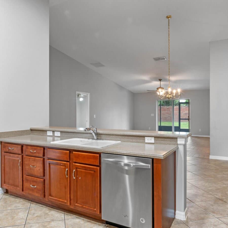 948-burland-circle-13-scaled-900x900