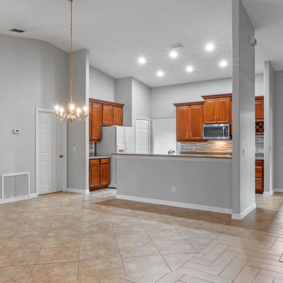 948-burland-circle-16-scaled-900x900