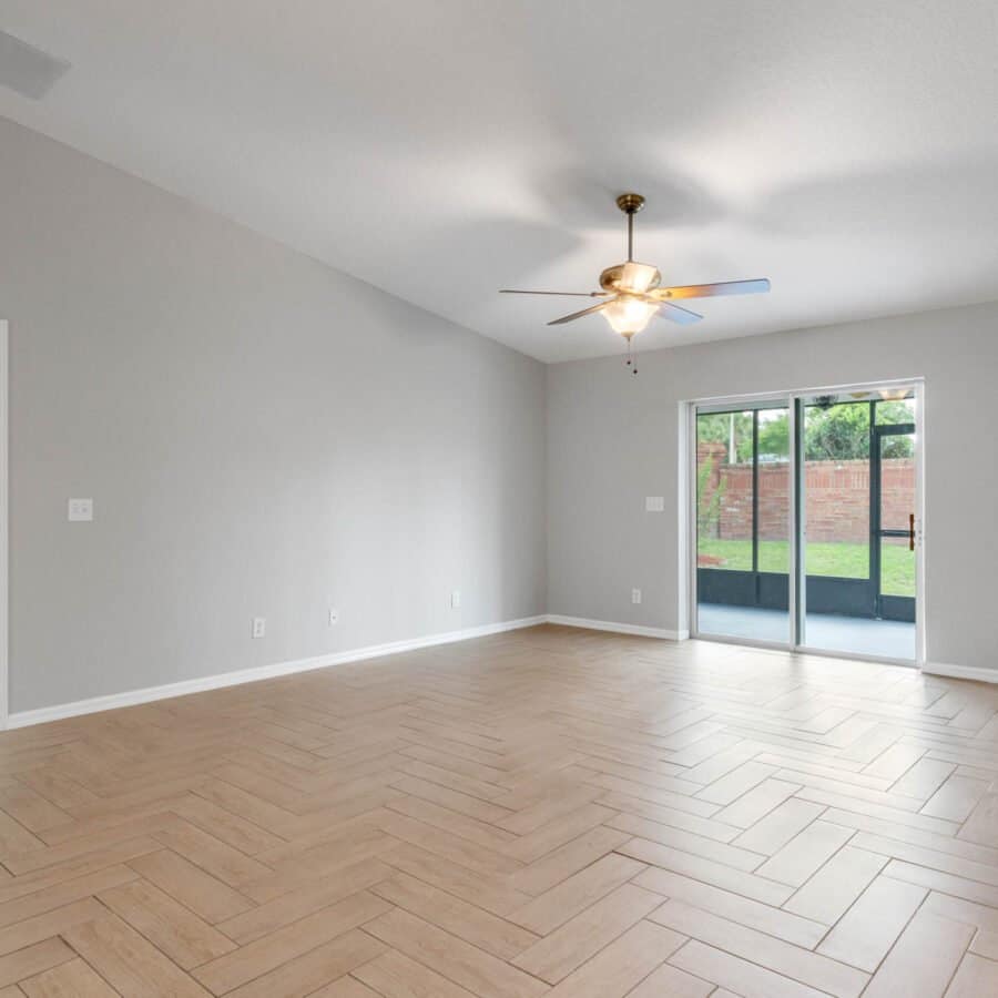 948-burland-circle-18-scaled-900x900