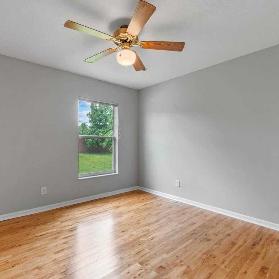 948-burland-circle-23-scaled-900x900