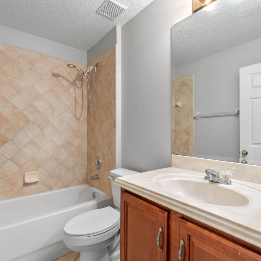 948-burland-circle-26-scaled-900x900