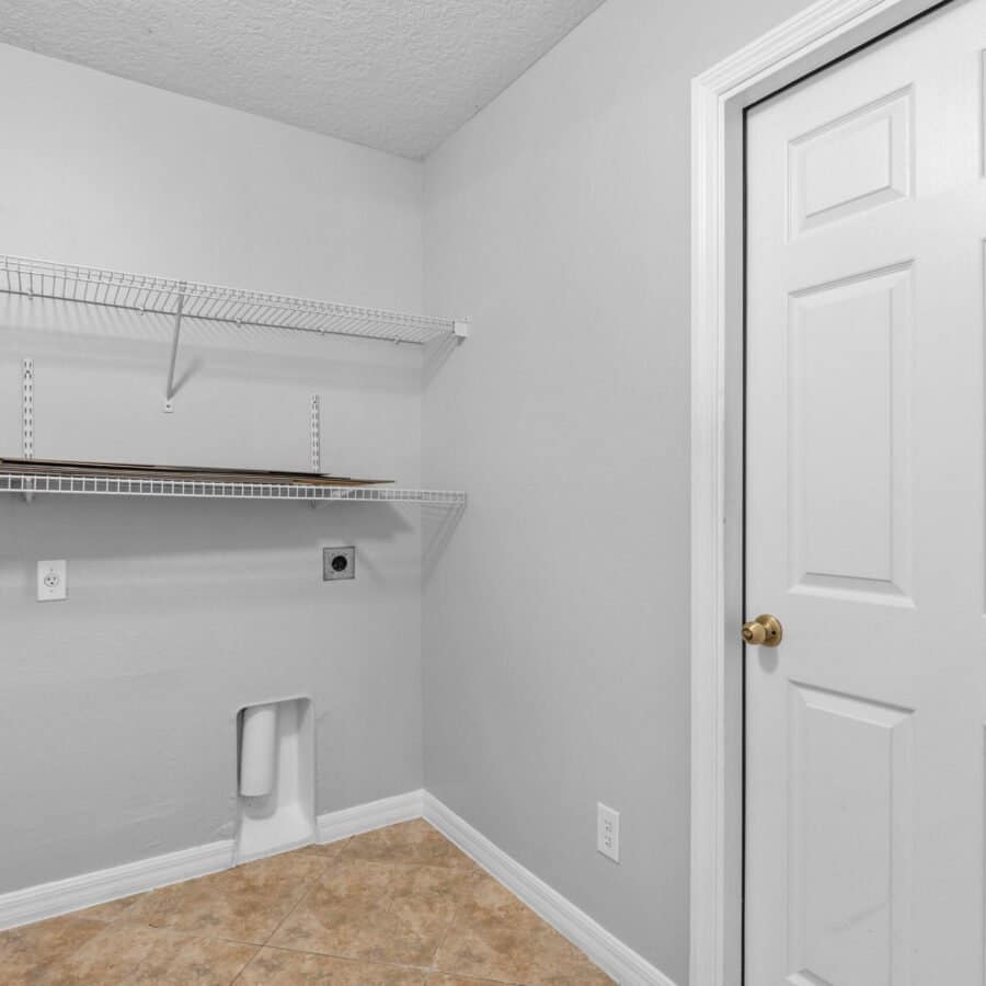 948-burland-circle-28-scaled-900x900