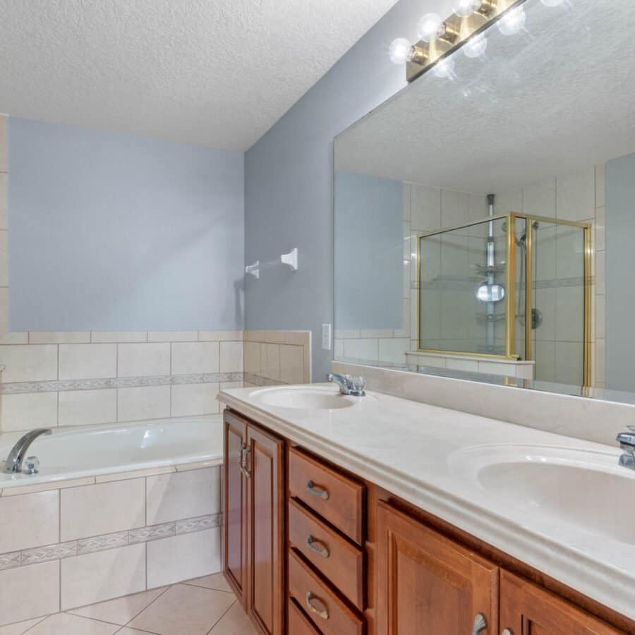 948-burland-circle-29-scaled-900x900