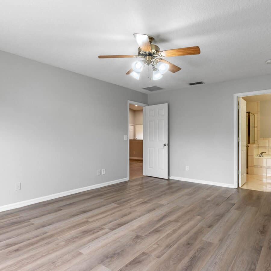 948-burland-circle-33-scaled-900x900