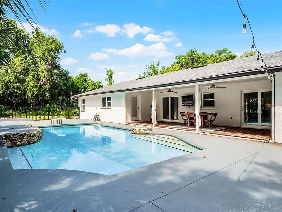 d198c9783d2b66214de3d5bd1ab185e8-cc_ft_960